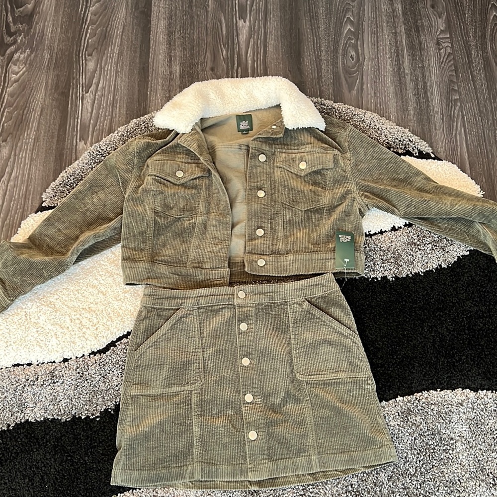 Corduroy olive green and cream set. Size medium too and bottom.